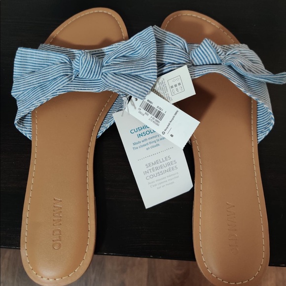 Bow tie flip flops | Old Navy - Picture 3 of 3